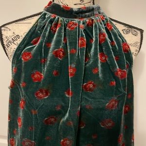 🌺 Loft Halter Top